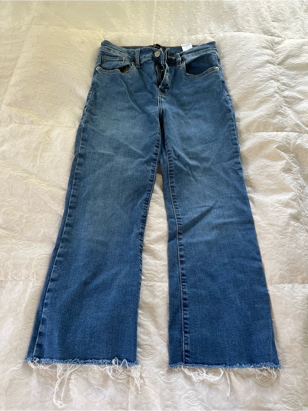 Banana Republic Cropped Boot Cut with Raw Hem size 2/26